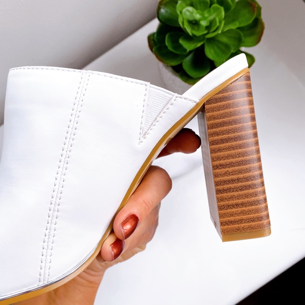 👡 WHITE FAUX LEATHER STITCHED CHUNKY HEEL MULES! - Picture 7 of 16